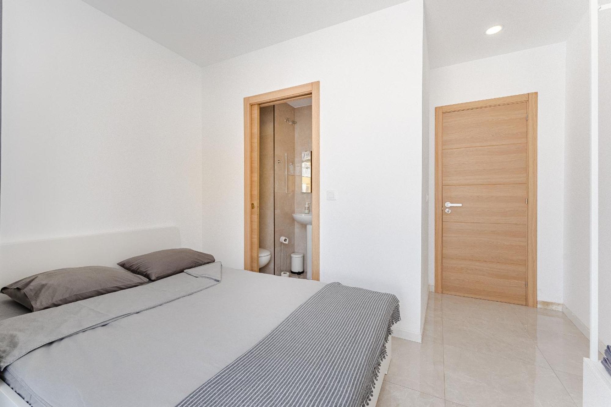 Few Steps From The Beach Hostel In Los Cristianos Арона Екстериор снимка