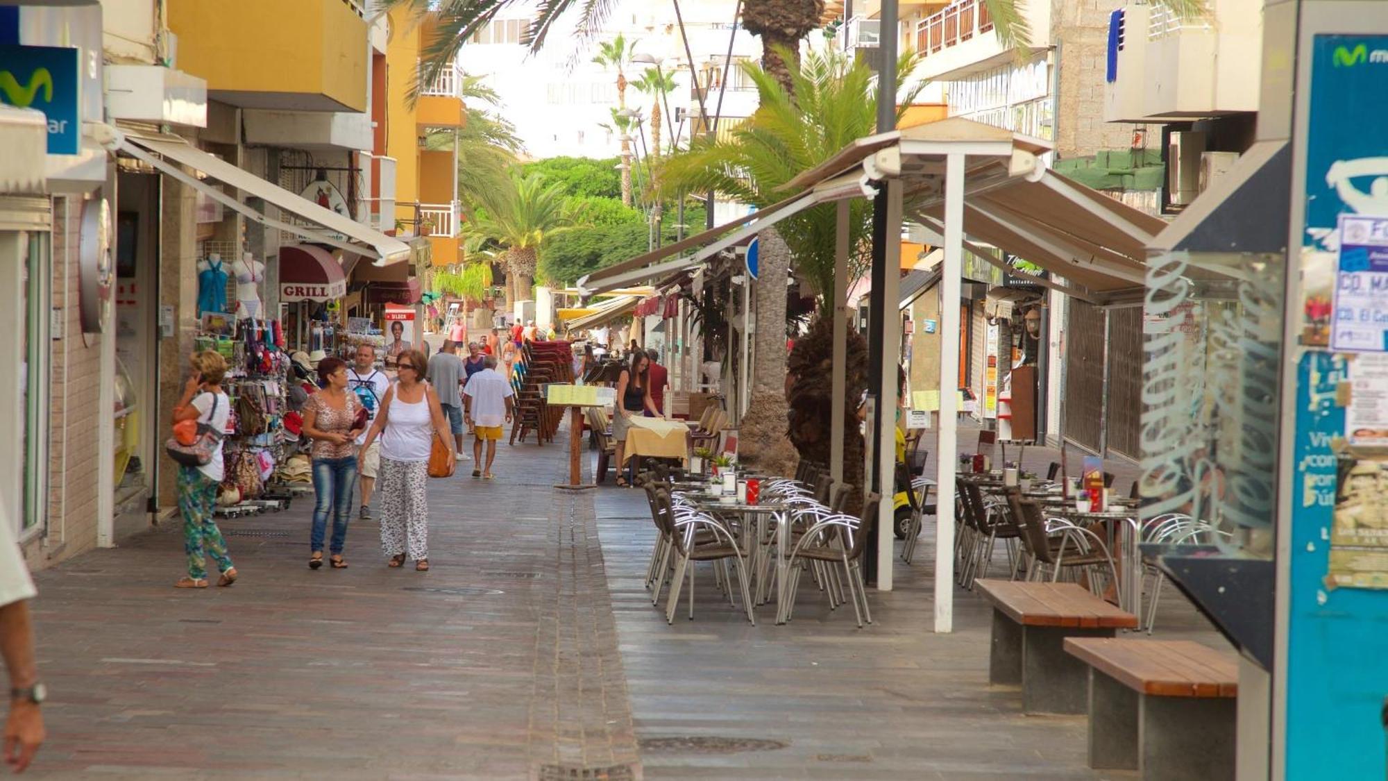 Few Steps From The Beach Hostel In Los Cristianos Арона Екстериор снимка
