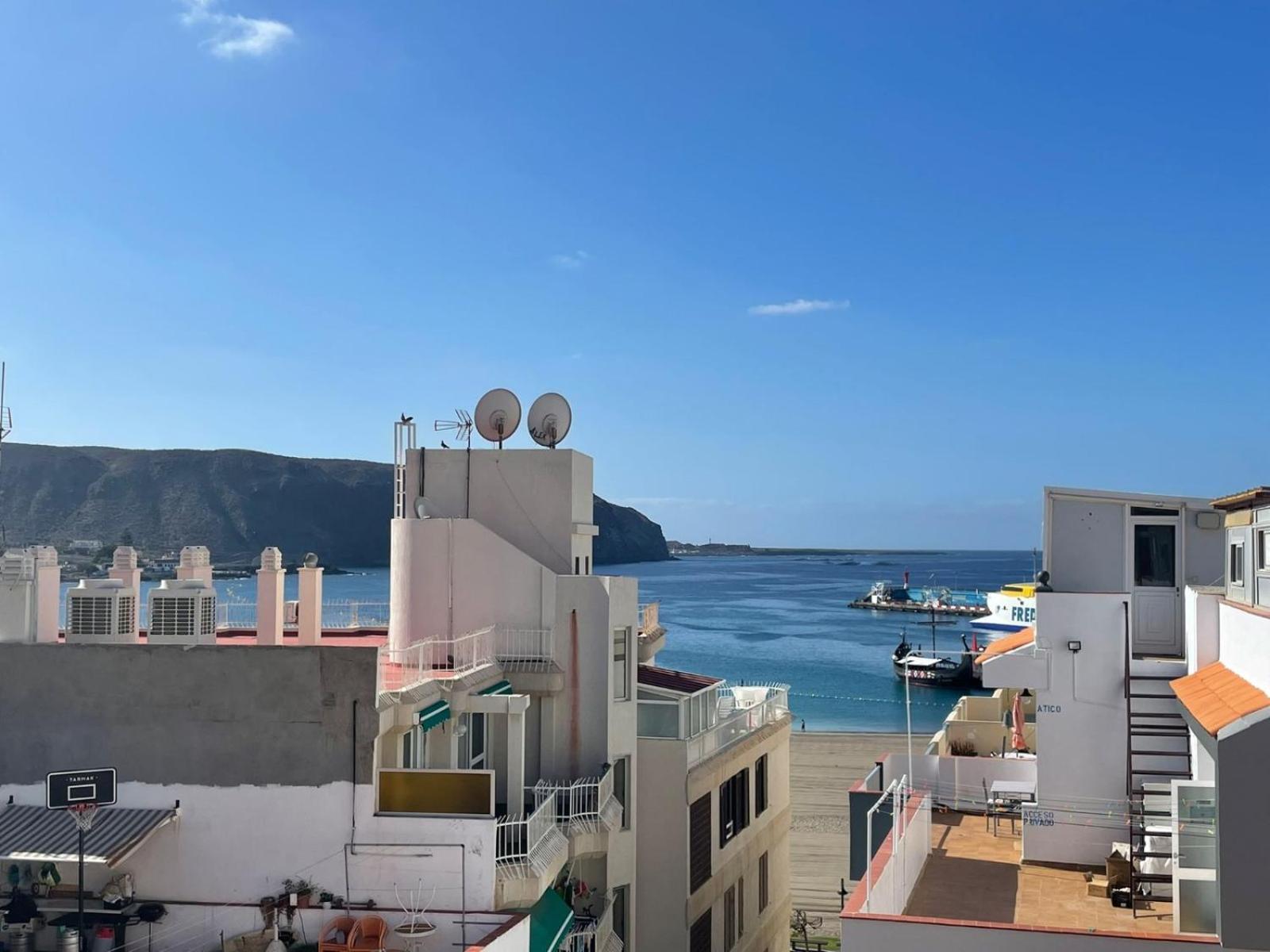Few Steps From The Beach Hostel In Los Cristianos Арона Екстериор снимка