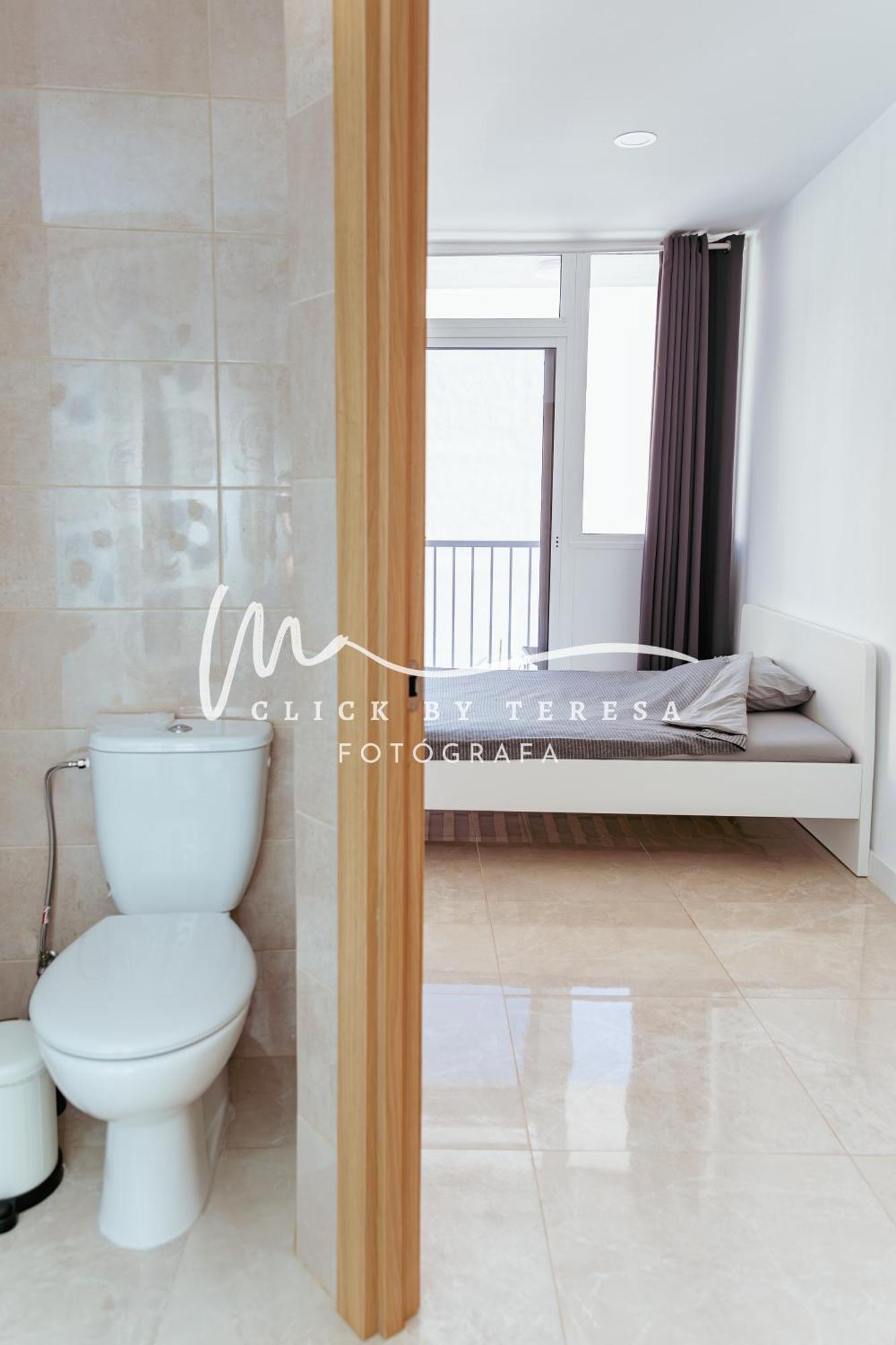 Few Steps From The Beach Hostel In Los Cristianos Арона Екстериор снимка