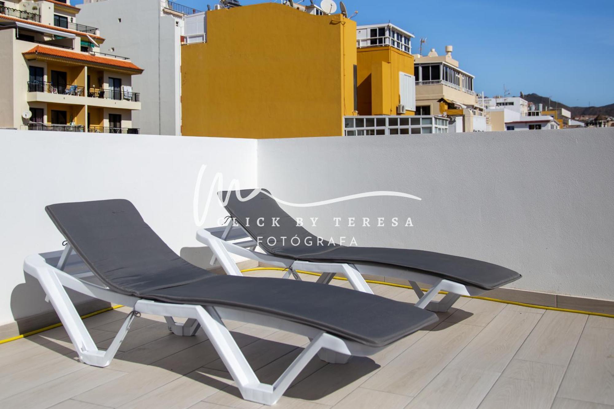 Few Steps From The Beach Hostel In Los Cristianos Арона Екстериор снимка