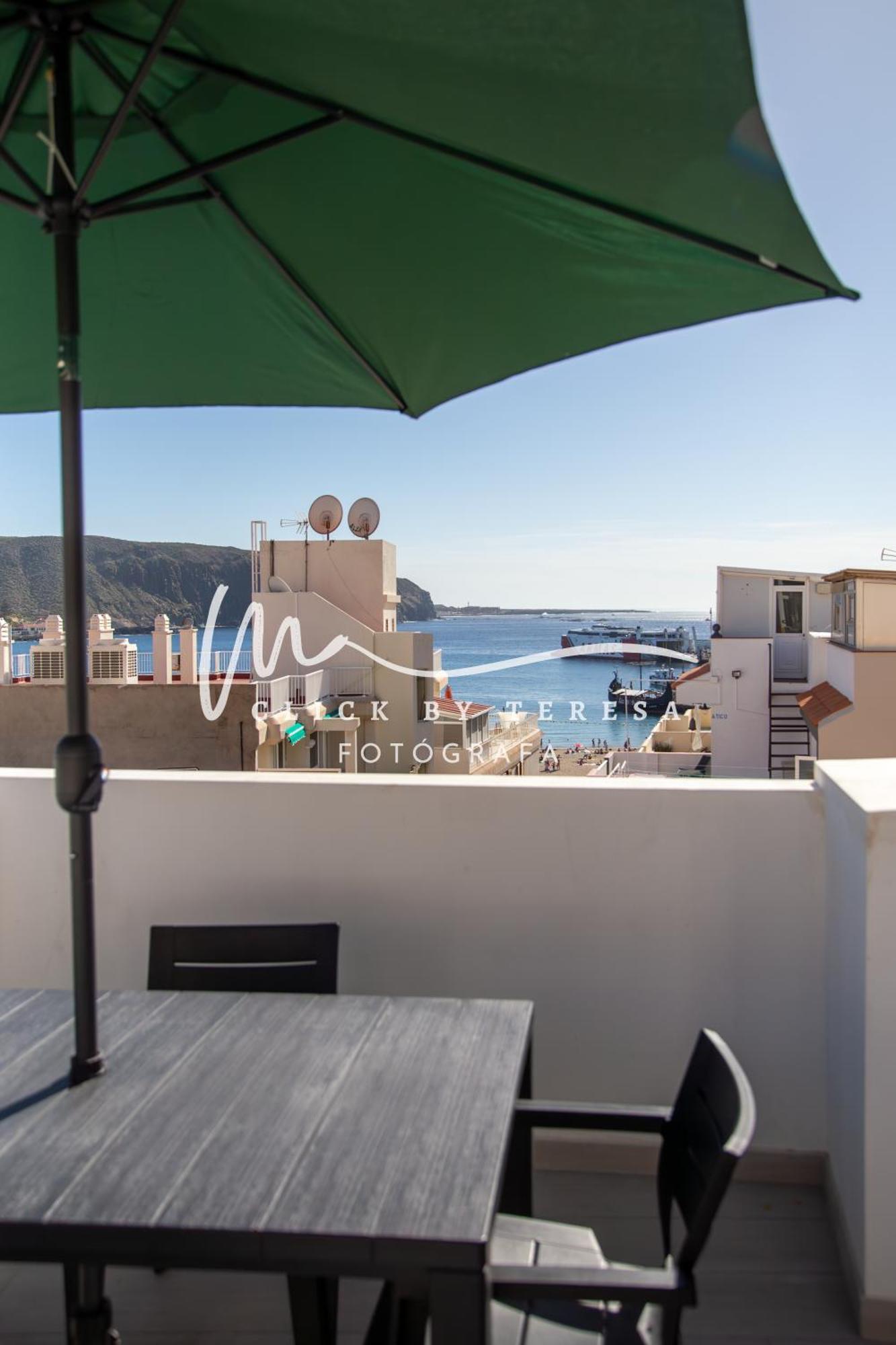 Few Steps From The Beach Hostel In Los Cristianos Арона Екстериор снимка